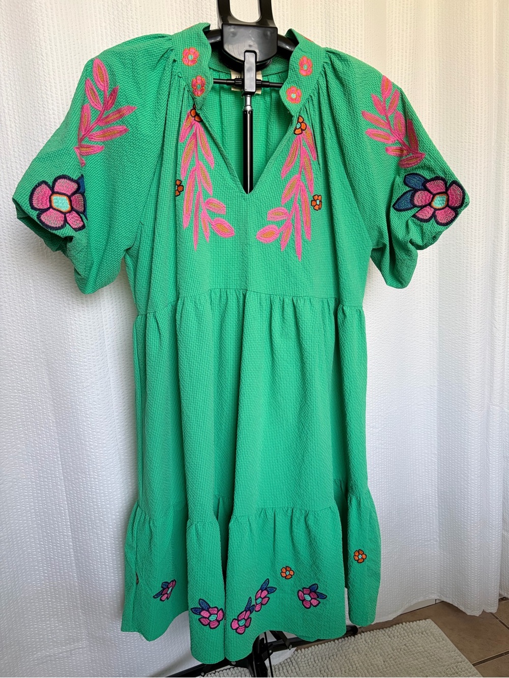 Umgee Green Midi Dress with Pink Floral Embroidery - Picture 3 of 13